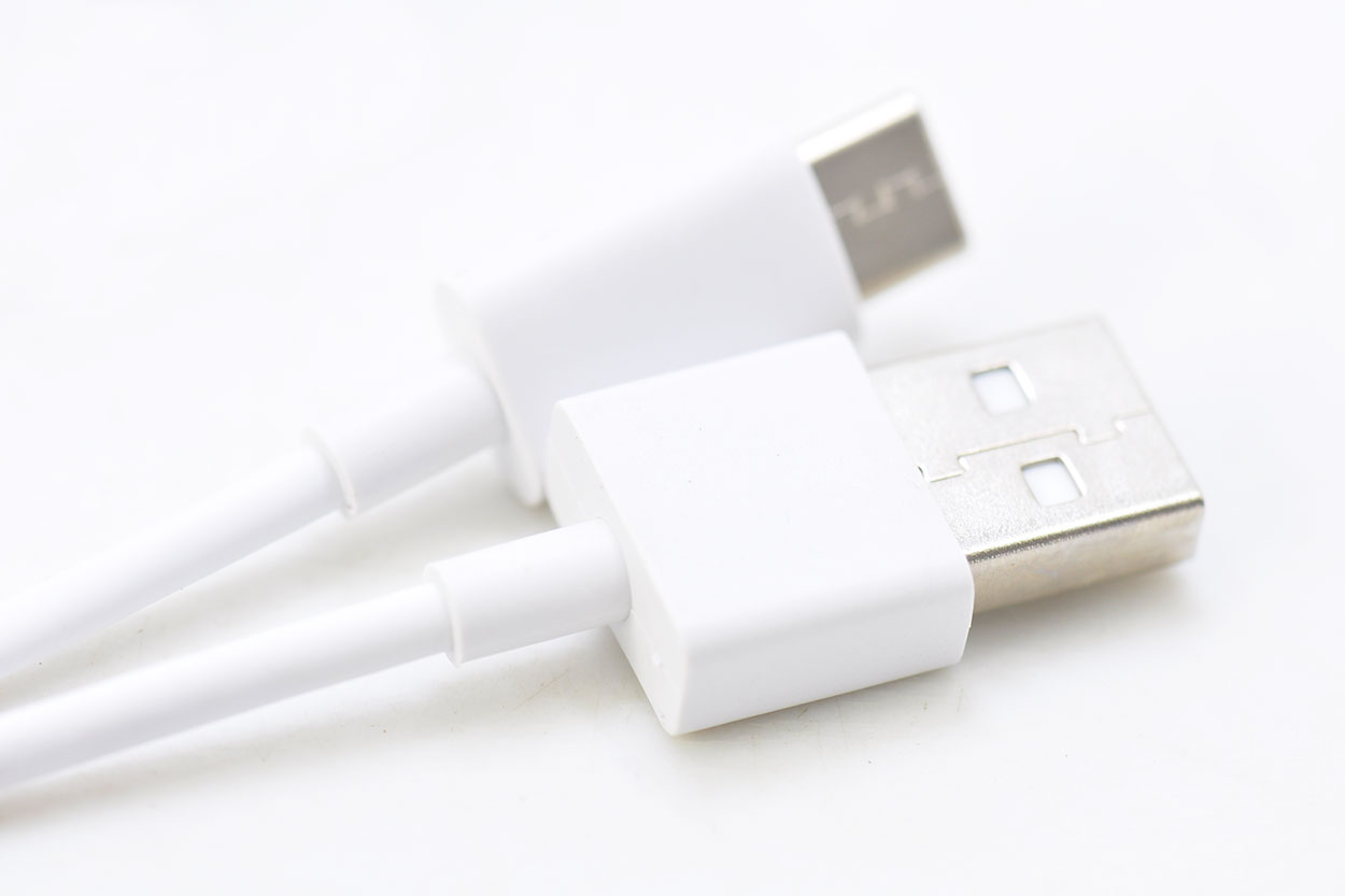 白色24厘米TYPE-C充电宝短线USB-C线 Type-C接口USB-A TO USB-C安卓手机通用快充数据线充电线A914-青州小熊