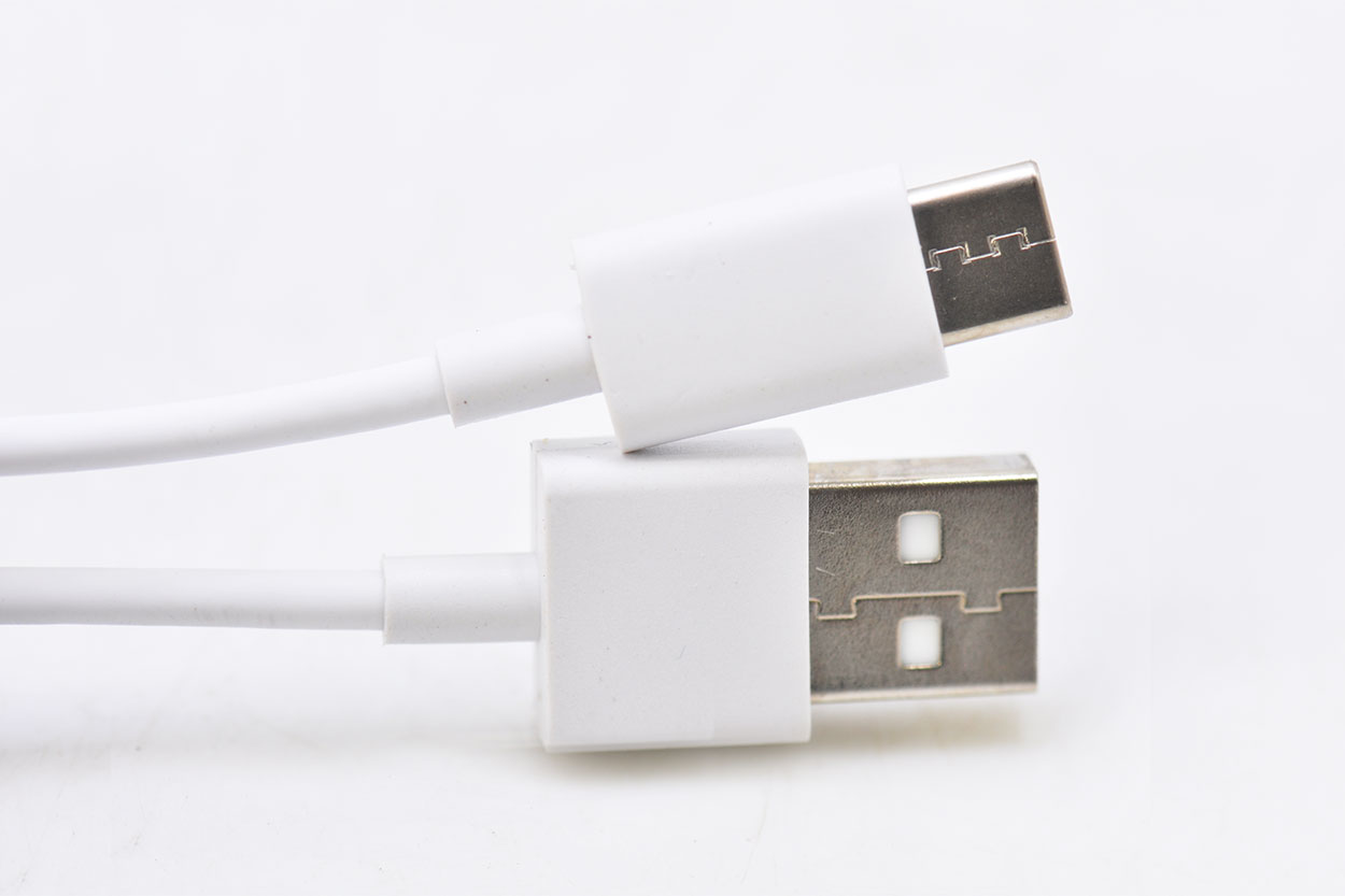 白色24厘米TYPE-C充电宝短线USB-C线 Type-C接口USB-A TO USB-C安卓手机通用快充数据线充电线A914-青州小熊