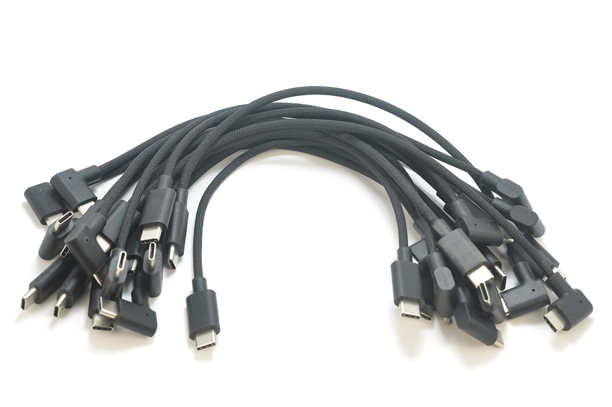 25厘米长 双头USB-C编织网短线 90度弯头USB-C接口 可过USB2.0数据 可以PD协议快充-青州小熊